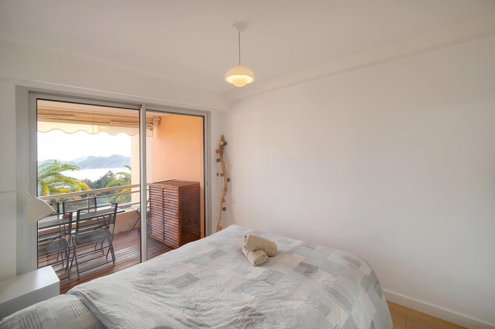 Aure-parking-piscine-terrasse-vca