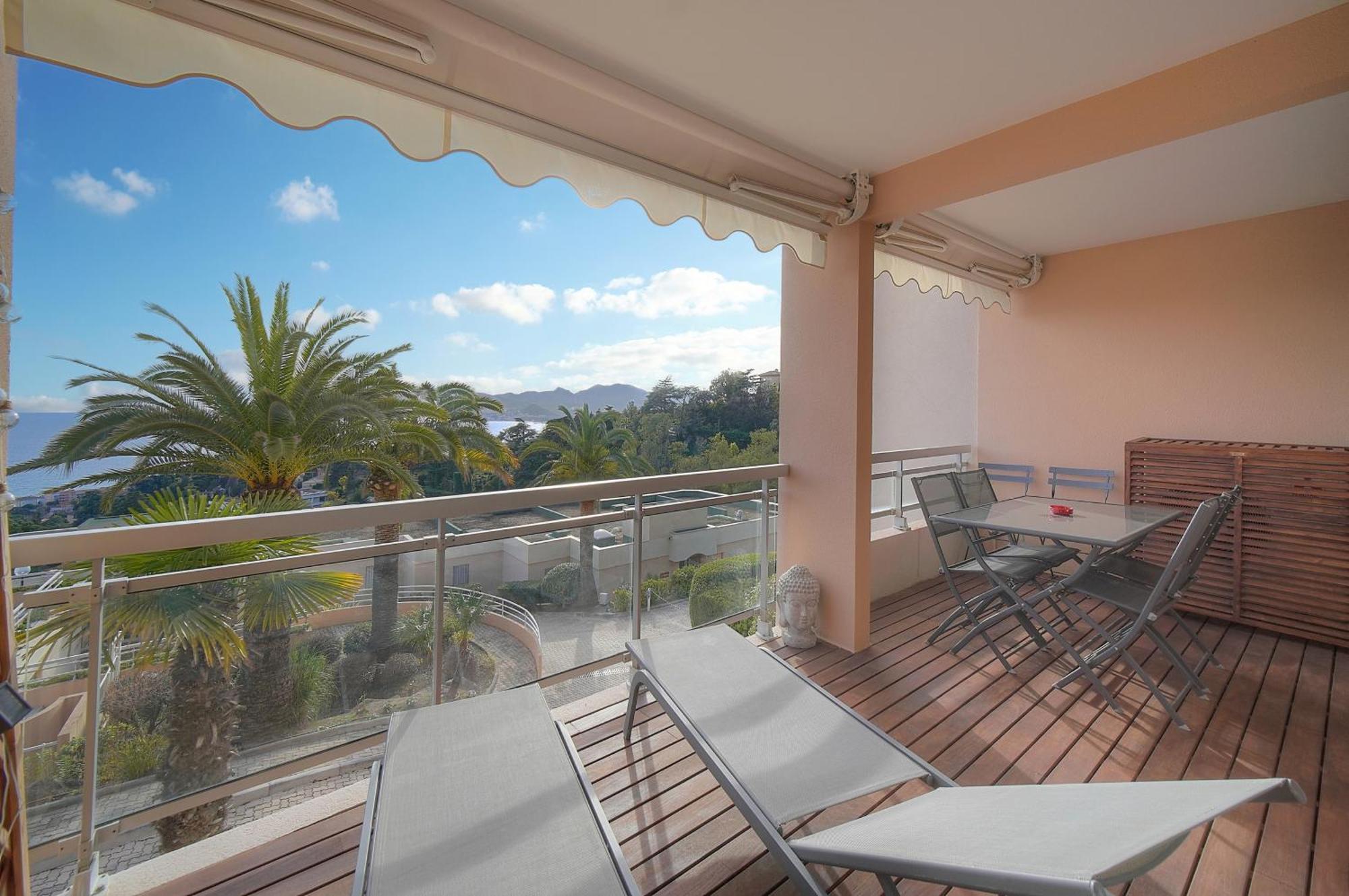 Aure-parking-piscine-terrasse-vca Cannes